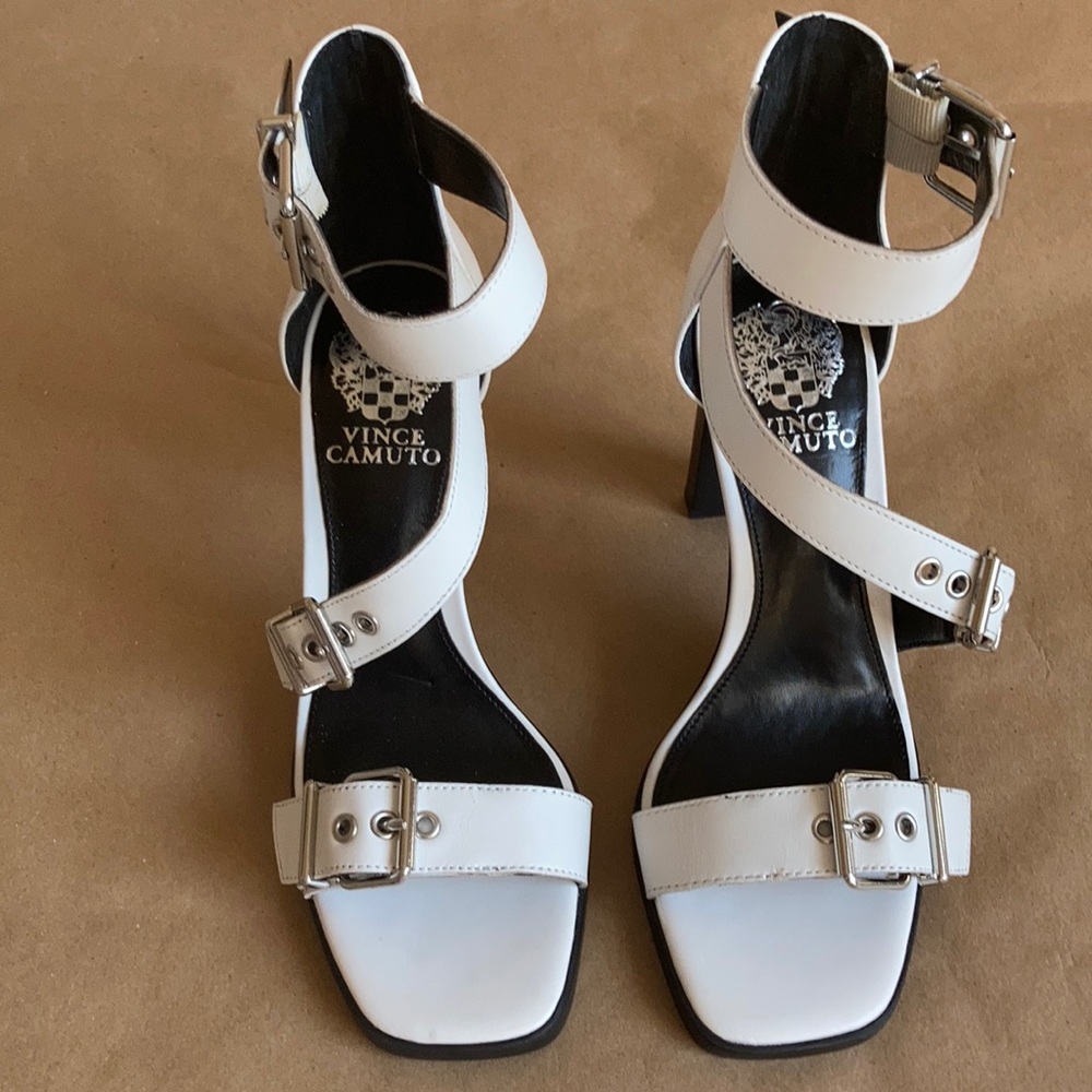 Vince Camuto Robyna Sandal - size 7